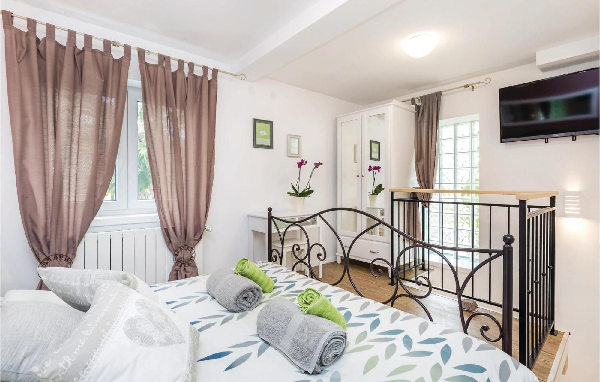 Lovely Home In Matulji With Outdoor Swimming Pool エクステリア 写真