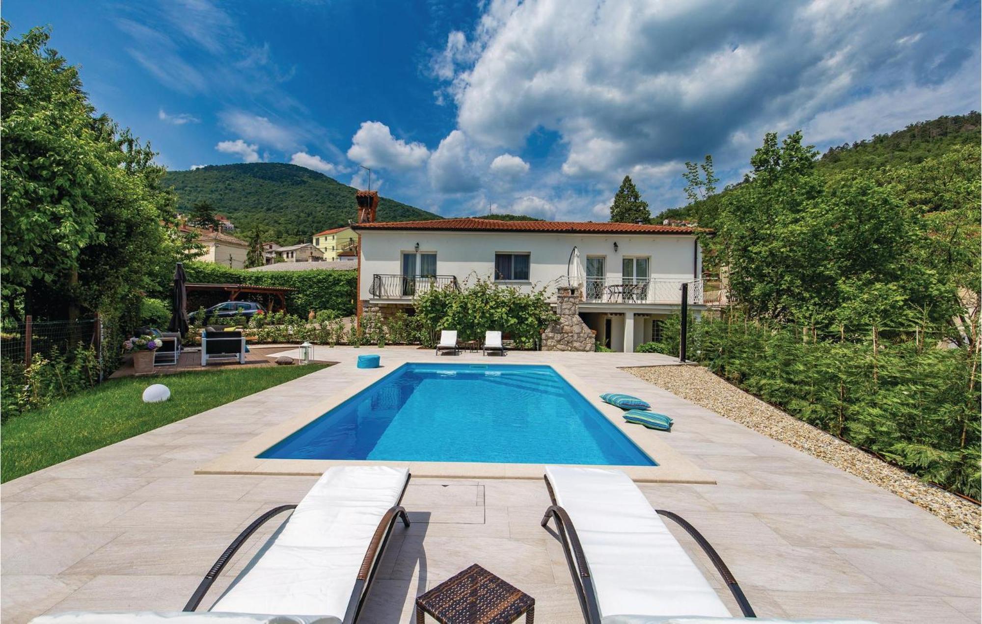 Lovely Home In Matulji With Outdoor Swimming Pool エクステリア 写真